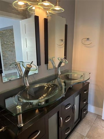 2713 Sherman St, Hollywood, FL 33020