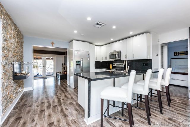 2713 Sherman St, Hollywood, FL 33020