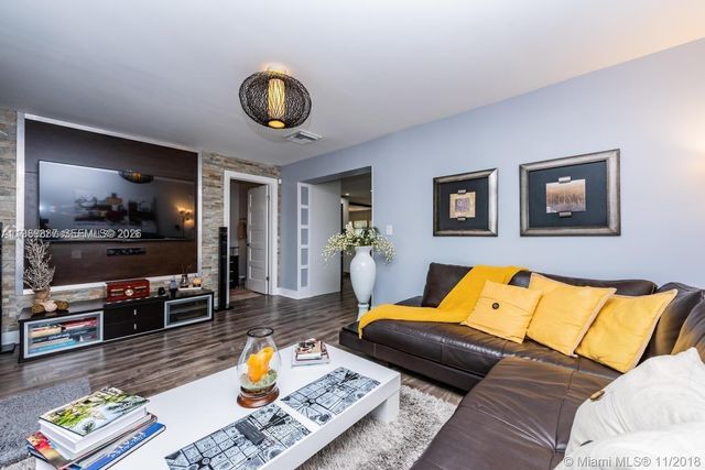 2713 Sherman St, Hollywood, FL 33020