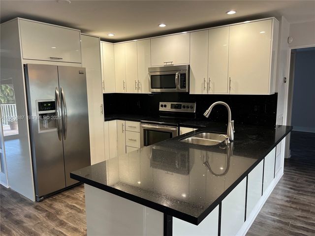 2713 Sherman St, Hollywood, FL 33020