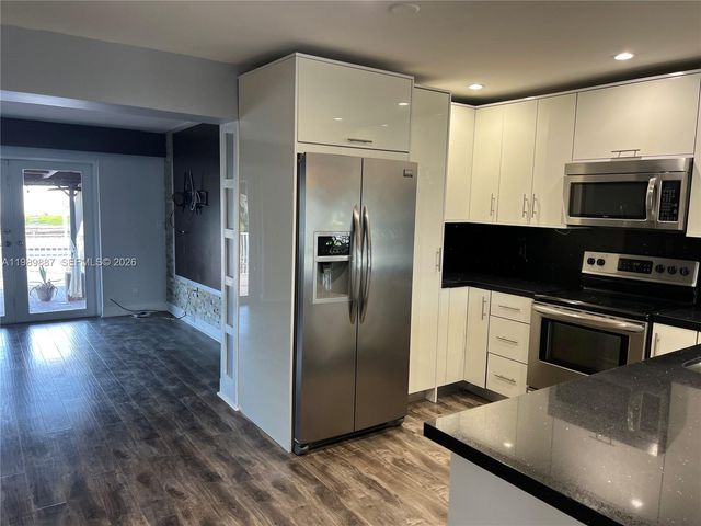 2713 Sherman St, Hollywood, FL 33020