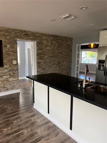 2713 Sherman St, Hollywood, FL 33020