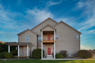 600 CLAYTON Circle A, Sycamore, IL 60178