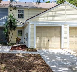 6211 OAK CLUSTER CIRCLE, Tampa, FL 33634
