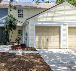 6211 OAK CLUSTER CIRCLE, Tampa, FL 33634