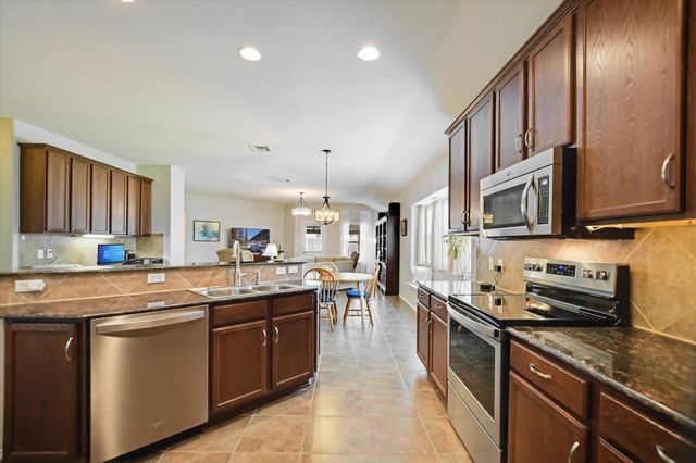 18717 Royal Pointe DR, Pflugerville, TX 78660