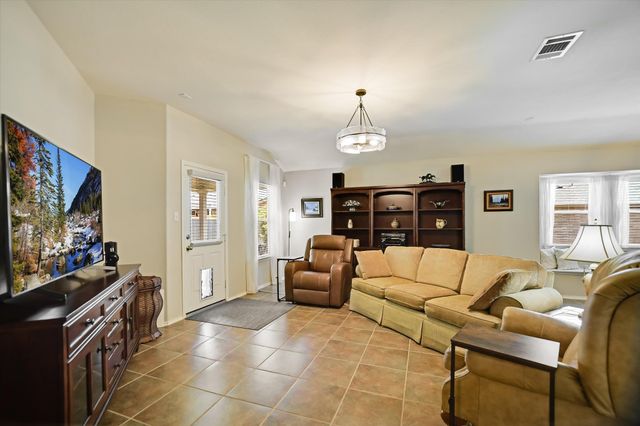 18717 Royal Pointe DR, Pflugerville, TX 78660