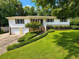 6623 N Seminole Drive, Douglasville, GA 30135
