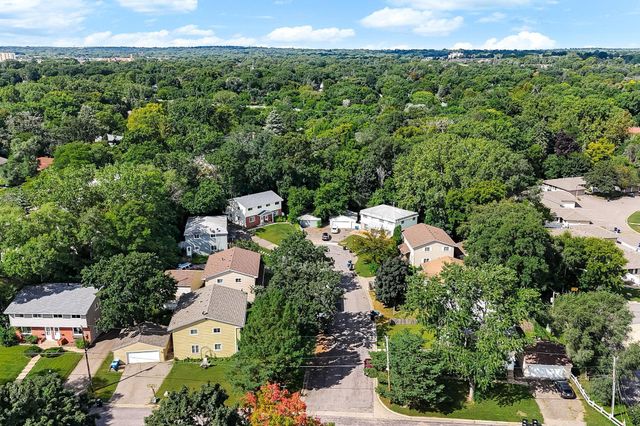 508 Shadyside Circle, Hopkins, MN 55343