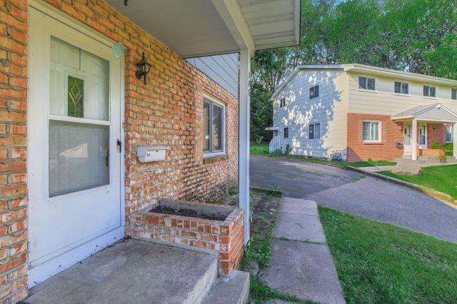 508 Shadyside Circle, Hopkins, MN 55343