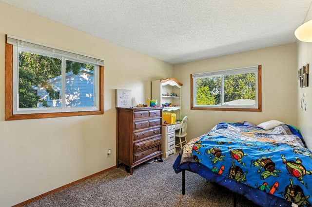 508 Shadyside Circle, Hopkins, MN 55343