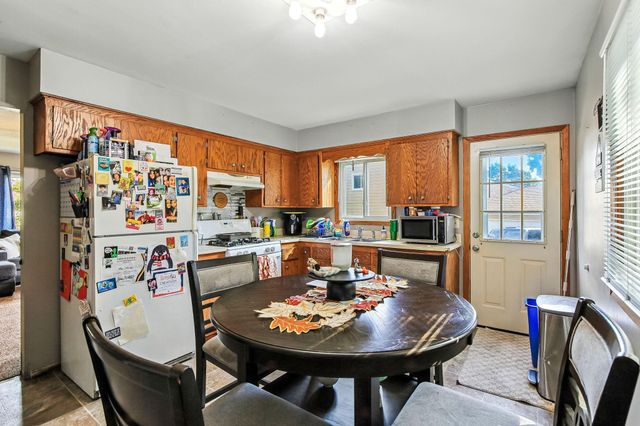 508 Shadyside Circle, Hopkins, MN 55343