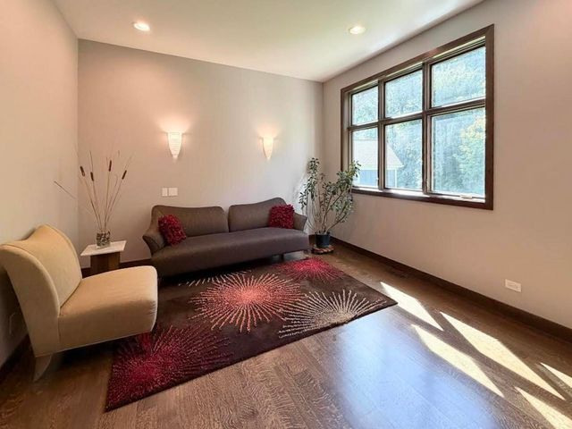 170 E South Street, Elmhurst, IL 60126