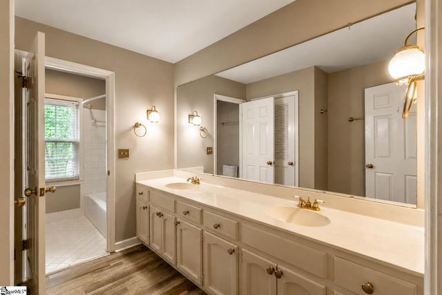 7 Coventry Road, Greenville, SC 29615