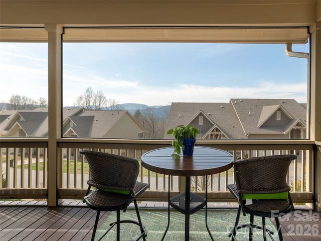 96 Copper Creek Lane, Hendersonville, NC 28739