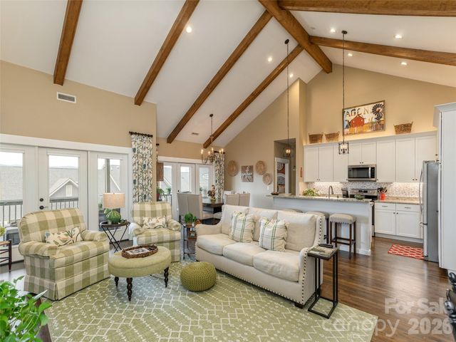 96 Copper Creek Lane, Hendersonville, NC 28739