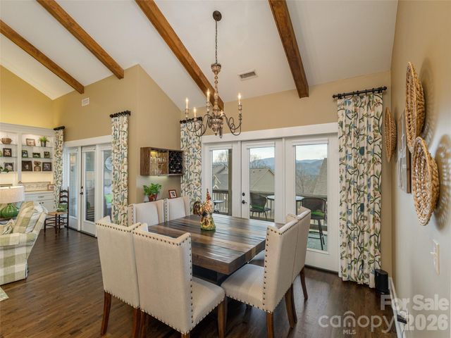 96 Copper Creek Lane, Hendersonville, NC 28739