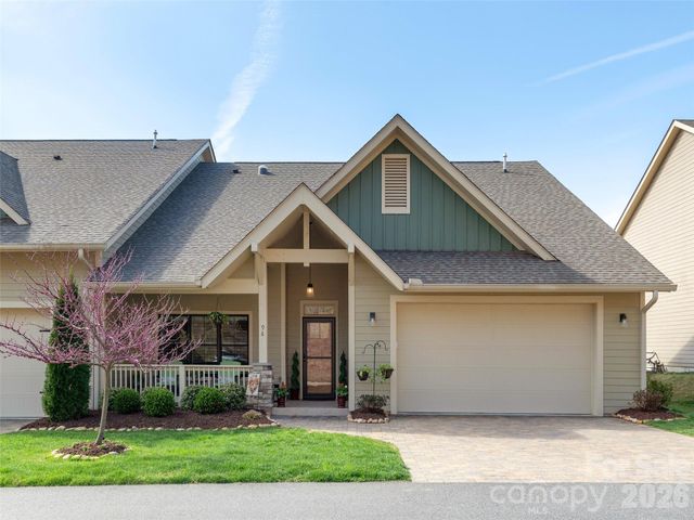 96 Copper Creek Lane, Hendersonville, NC 28739