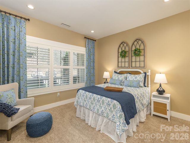 96 Copper Creek Lane, Hendersonville, NC 28739