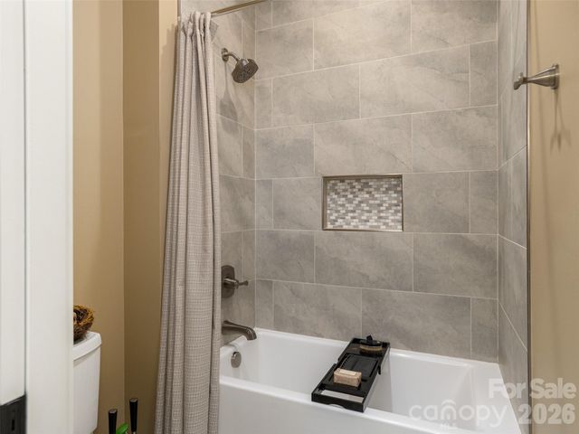 96 Copper Creek Lane, Hendersonville, NC 28739