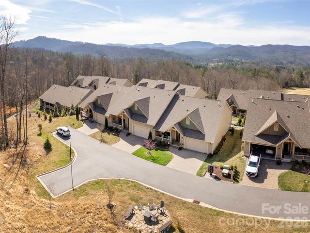 96 Copper Creek Lane, Hendersonville, NC 28739
