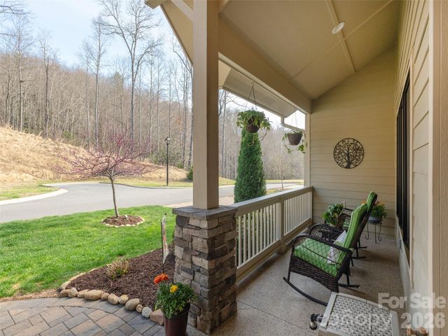 96 Copper Creek Lane, Hendersonville, NC 28739