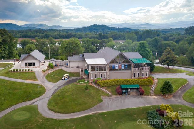 96 Copper Creek Lane, Hendersonville, NC 28739
