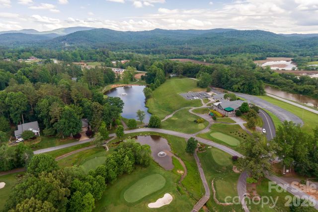 96 Copper Creek Lane, Hendersonville, NC 28739