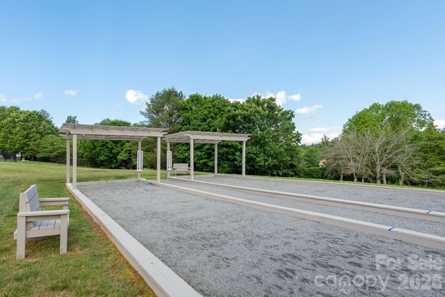 96 Copper Creek Lane, Hendersonville, NC 28739