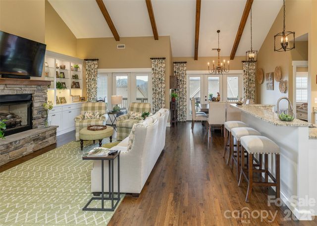 96 Copper Creek Lane, Hendersonville, NC 28739