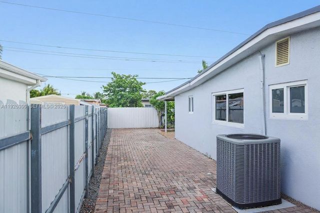 5535 W 13th Ave, Hialeah, FL 33012