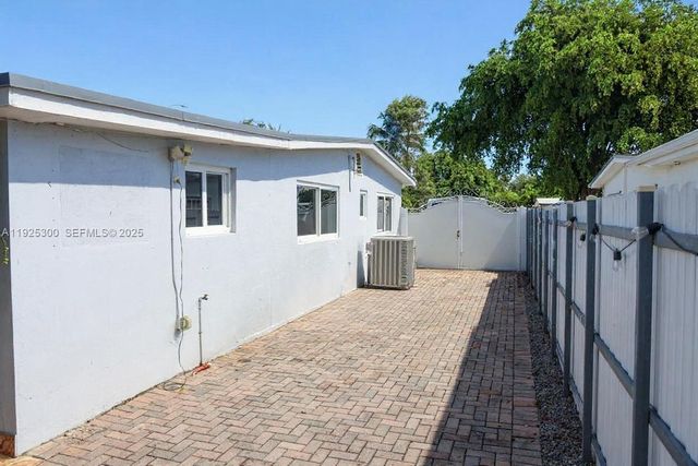 5535 W 13th Ave, Hialeah, FL 33012