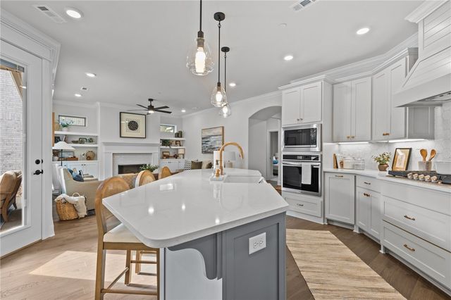 4545 W Huron Loop, Fayetteville, AR 72704