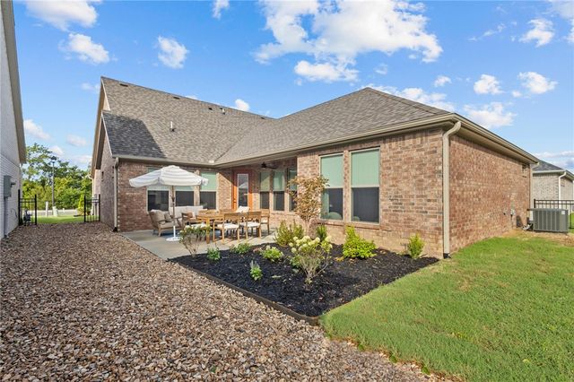 4545 W Huron Loop, Fayetteville, AR 72704