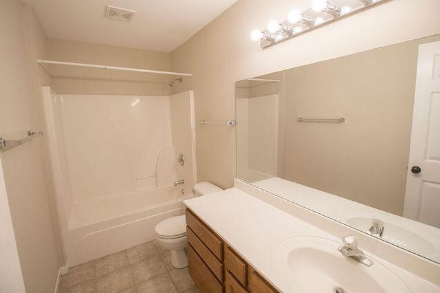 1880 W FIELD ST, Columbia, MO 65203