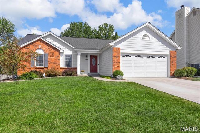 1094 Harness Drive, St Charles, MO 63304