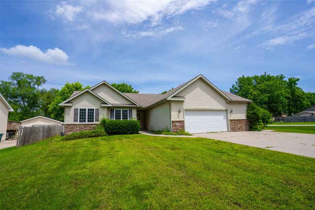 4882 NE 39th Avenue, Des Moines, IA 50317