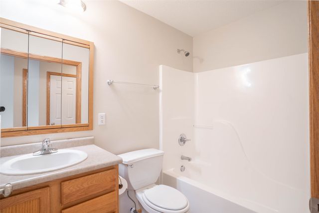 4882 NE 39th Avenue, Des Moines, IA 50317