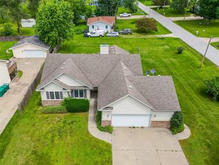 4882 NE 39th Avenue, Des Moines, IA 50317