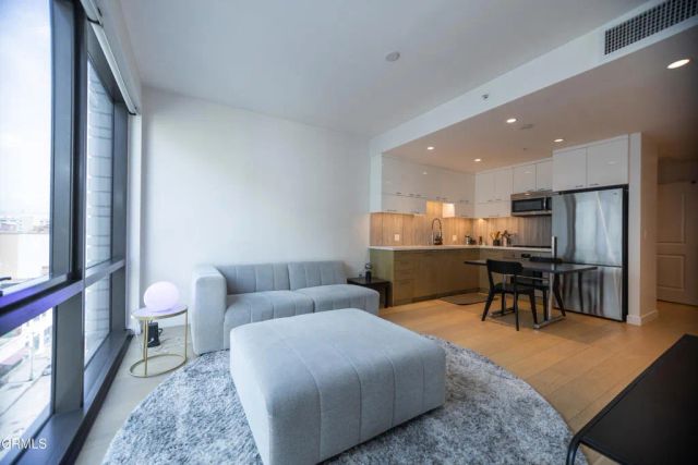 400 S Broadway 911, Los Angeles, CA 90013