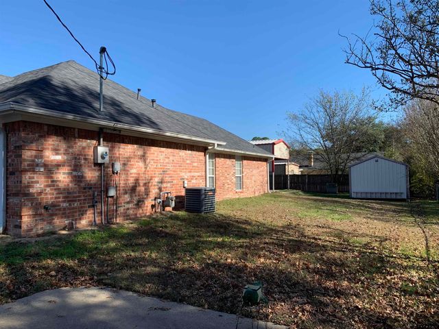 1420 Lee Drive, Mineola, TX 75773