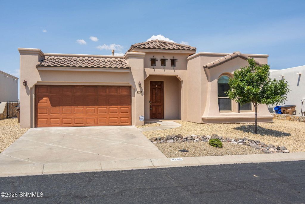 4256 Canterra Arc, Las Cruces, NM 88011