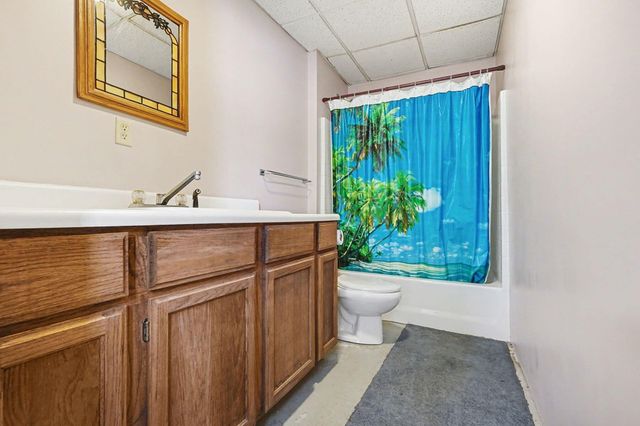 8205 N 30th Street, Richland, MI 49083