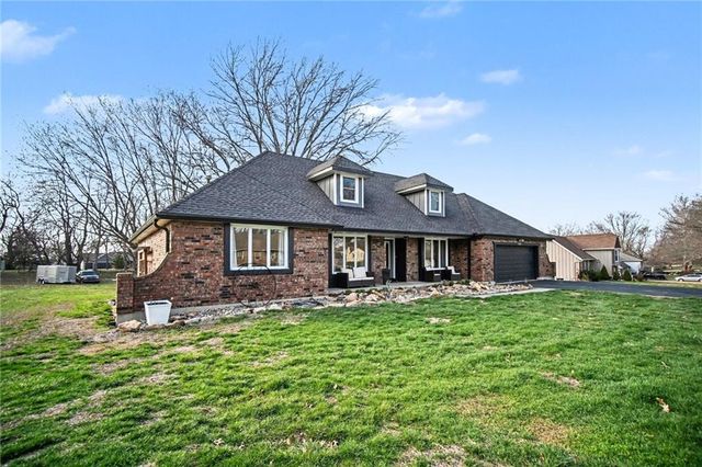 400 Appaloosa Drive, Raymore, MO 64083