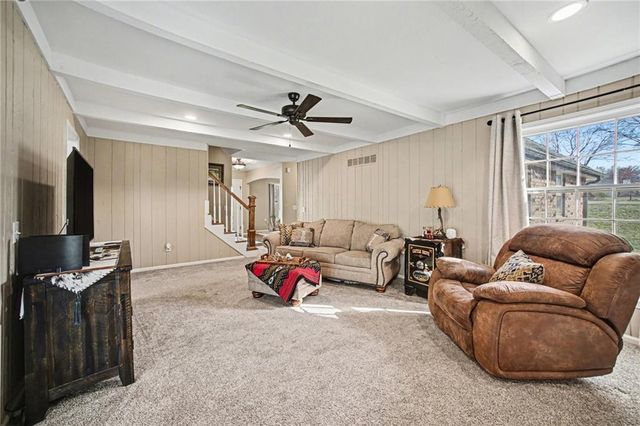 400 Appaloosa Drive, Raymore, MO 64083