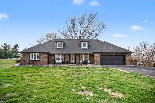 400 Appaloosa Drive, Raymore, MO 64083