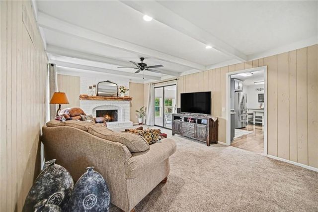 400 Appaloosa Drive, Raymore, MO 64083