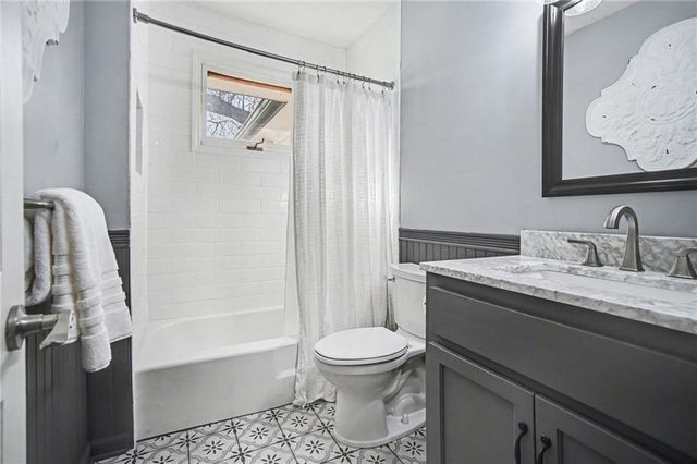 400 Appaloosa Drive, Raymore, MO 64083