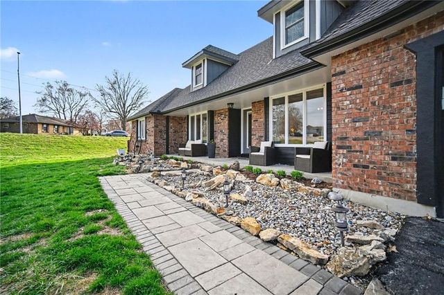 400 Appaloosa Drive, Raymore, MO 64083