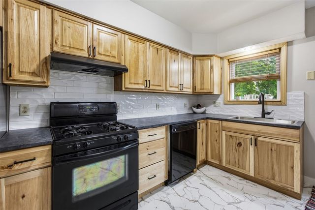 3806 E Avenue NE, Cedar Rapids, IA 52402